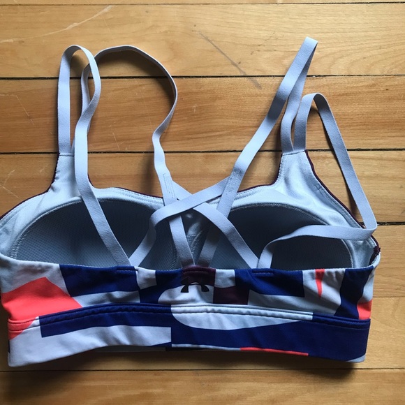 Under Armor Women’s strappy Sport bra - Picture 3 of 5